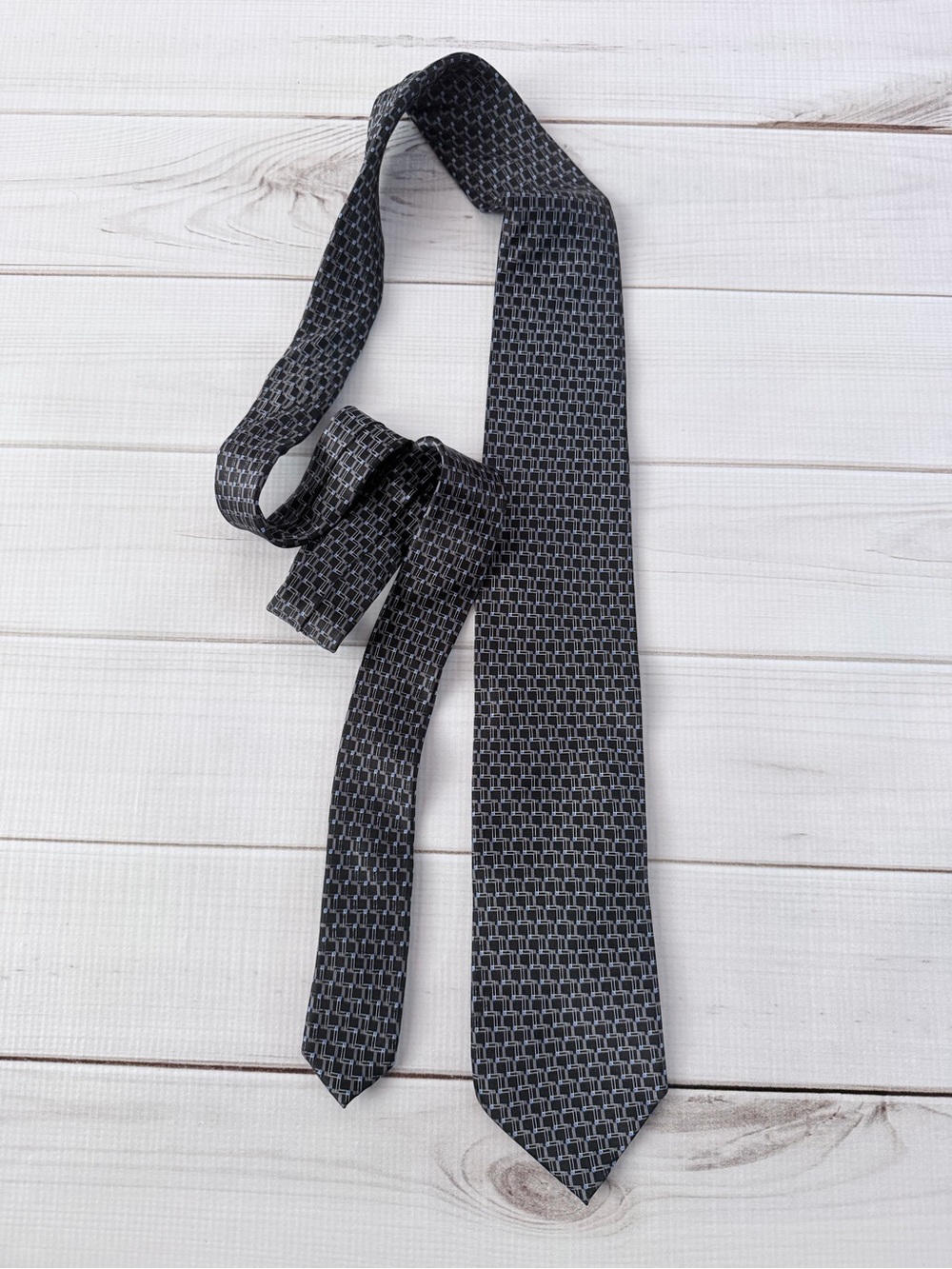 John Ashford Black and Gray Patterned Silk Tie